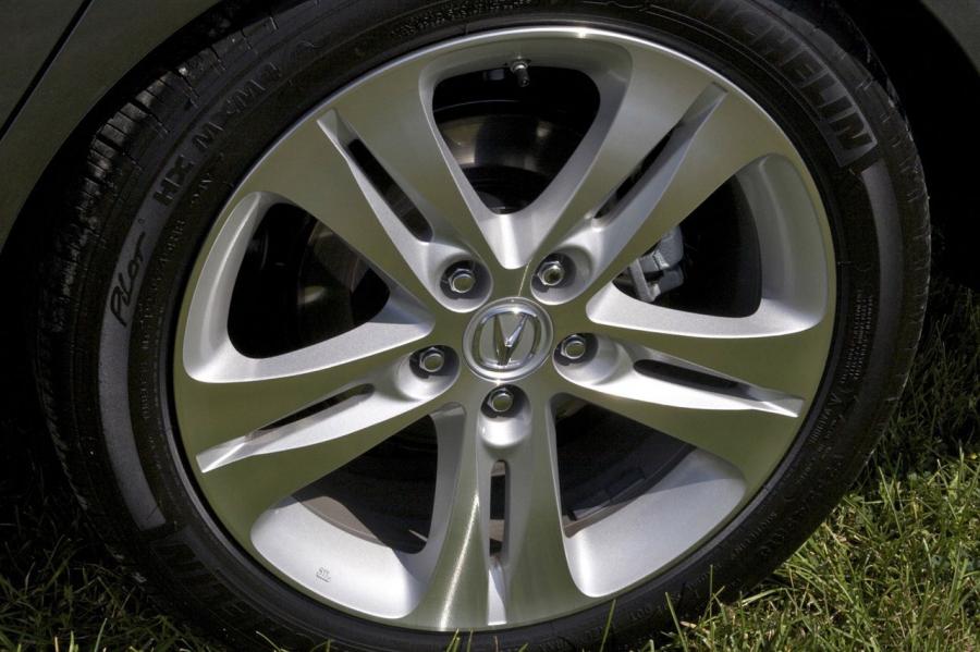 Колеса Acura TSX V6 2010 года  (фото 27 из 87)